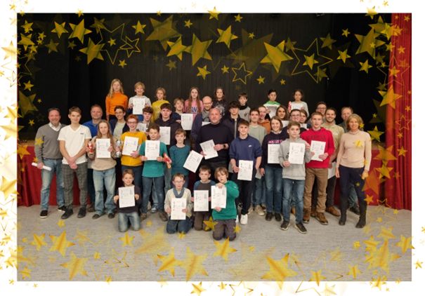 2023 12 Dezemberturnier Foto mit Sternen